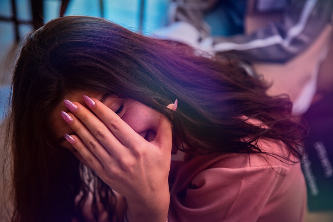 Photo stress, hormonal health, women