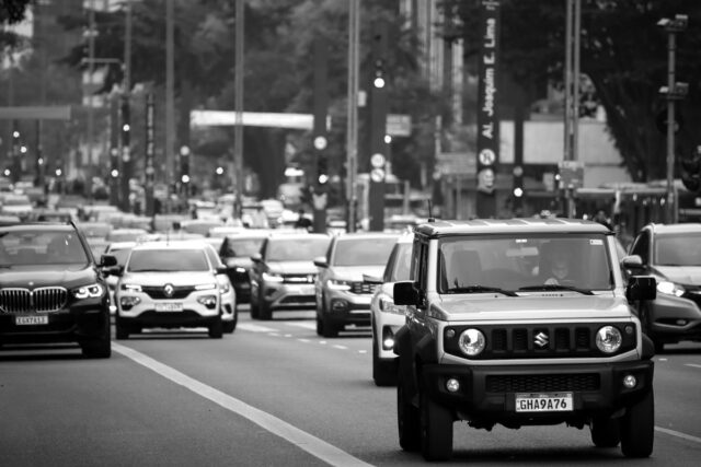Ce documente îți trebuie când cumperi sau vinzi o mașină